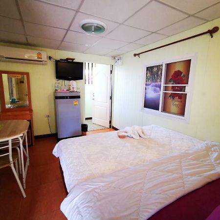 Hi Tech Resort Kabin Buri Экстерьер фото