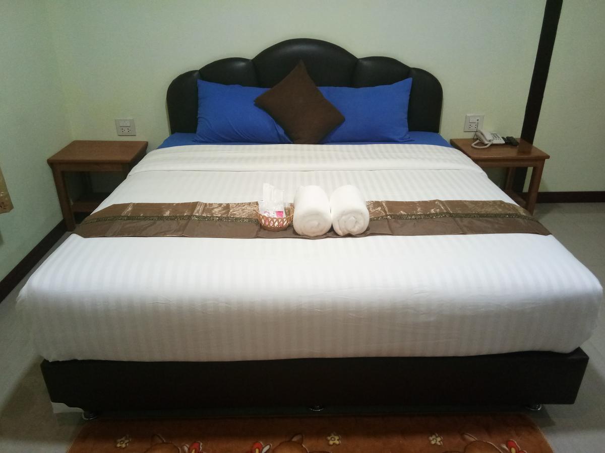 Hi Tech Resort Kabin Buri Экстерьер фото