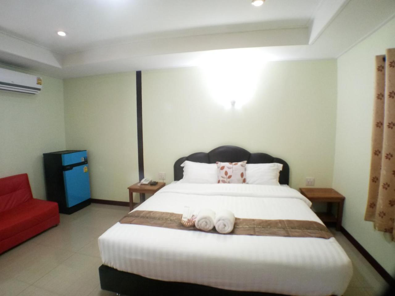 Hi Tech Resort Kabin Buri Экстерьер фото