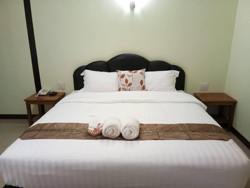 Hi Tech Resort Kabin Buri Экстерьер фото
