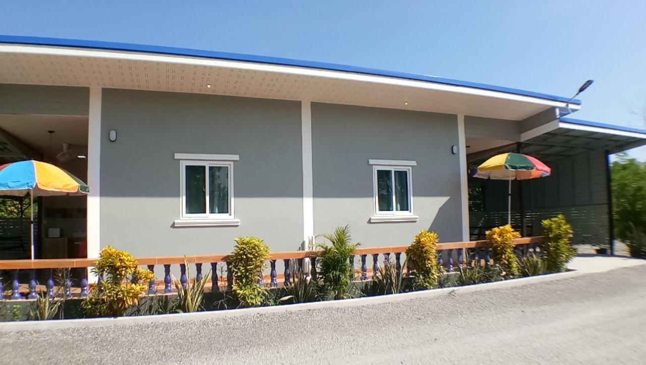 Hi Tech Resort Kabin Buri Экстерьер фото