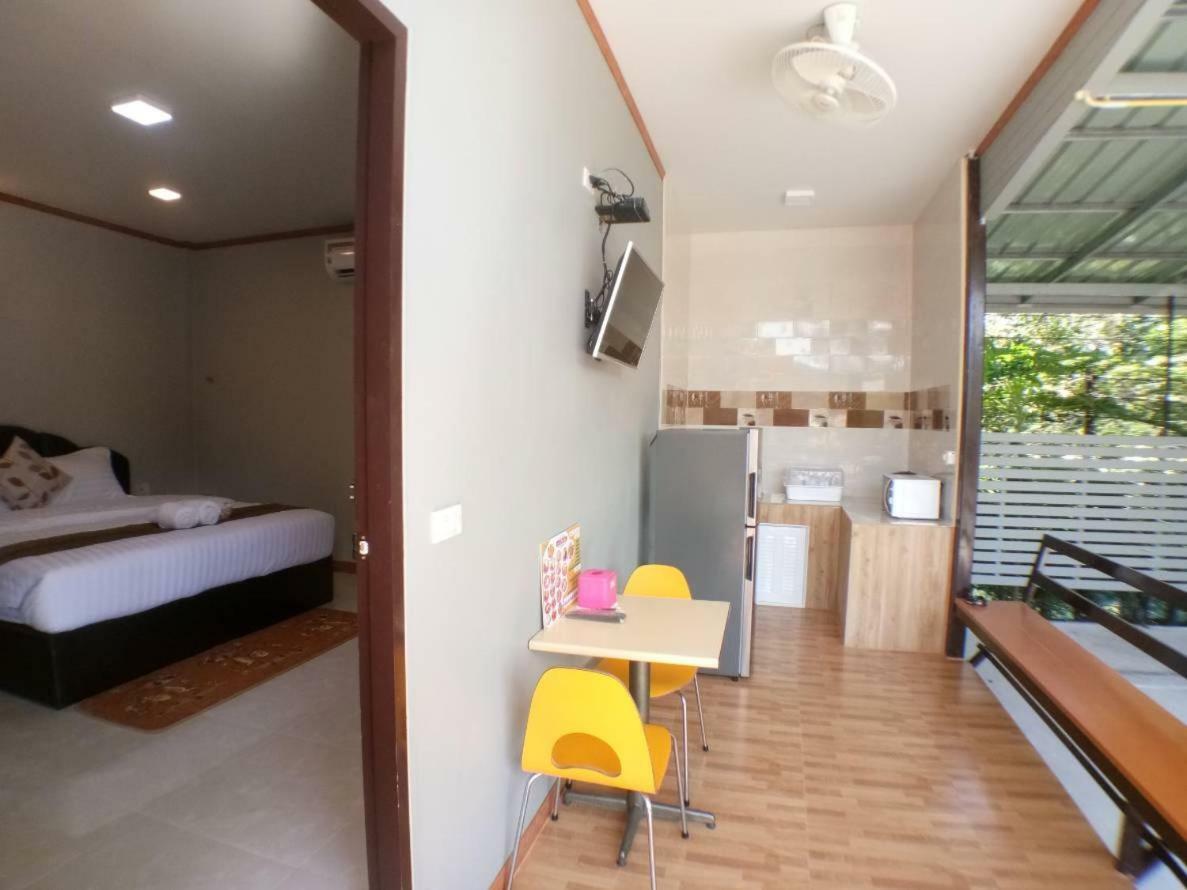 Hi Tech Resort Kabin Buri Экстерьер фото