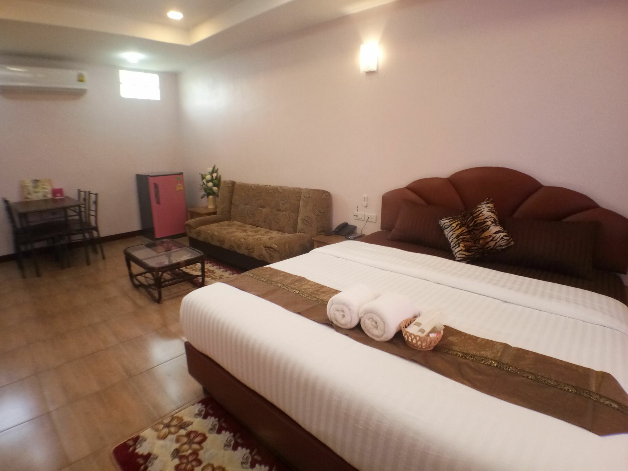 Hi Tech Resort Kabin Buri Экстерьер фото